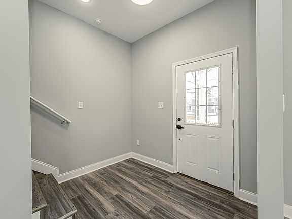 5th image of 1150 Burns St
