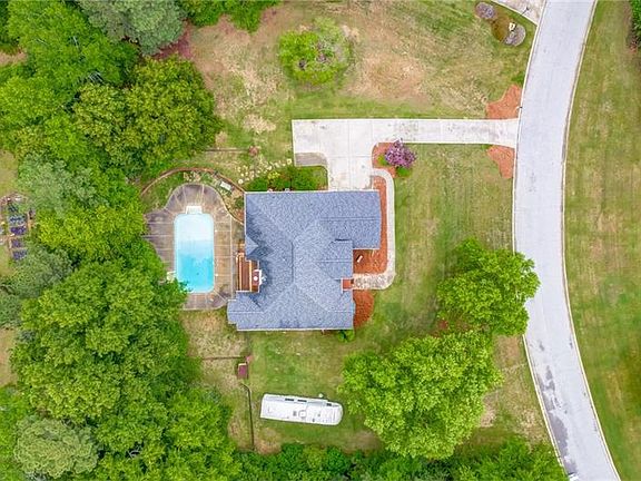 3rd image of 1613 La Fayette Dr