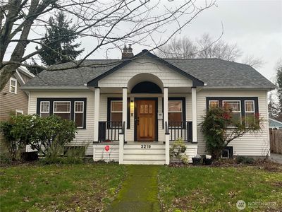 3219 39th Avenue SW, Seattle, WA, 98116