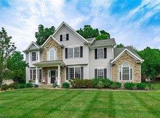 7930 Cobblestone Ln, Chagrin Falls, OH 44023