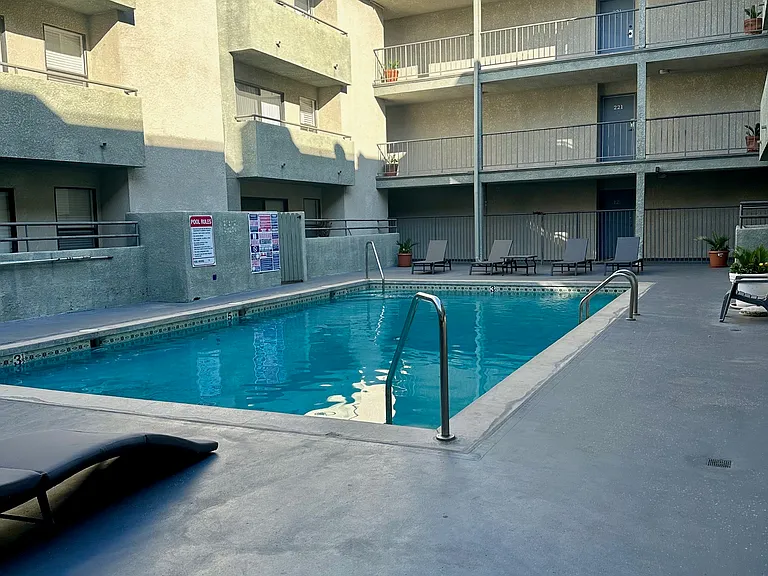 7319 Sepulveda Blvd #303 — Photo 2