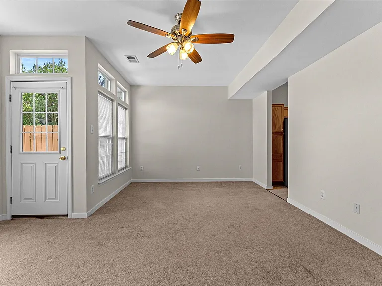 7813 Villa Pl — Photo 15