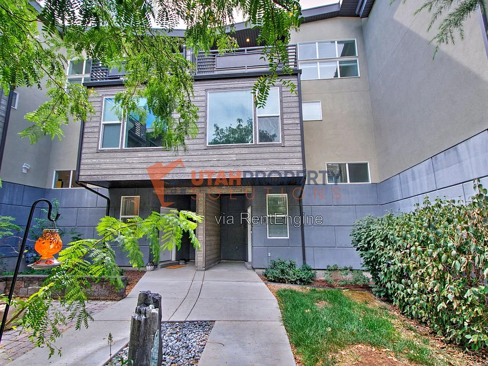 7713 S Navarro View Ct