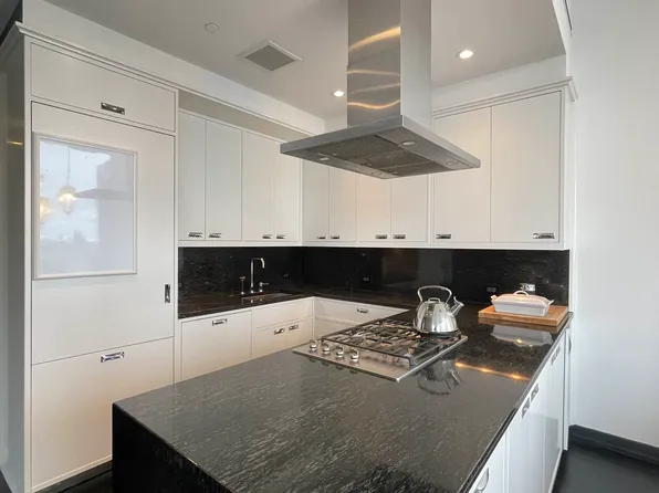 157 West 57th Street image 7 of 10