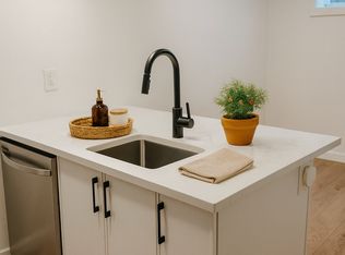 12305 119th Ave NW UNIT 2, Edmonton, AB T5L3W7