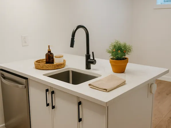 12305 119th Ave NW Unit 2, Edmonton, AB T5L 3W7