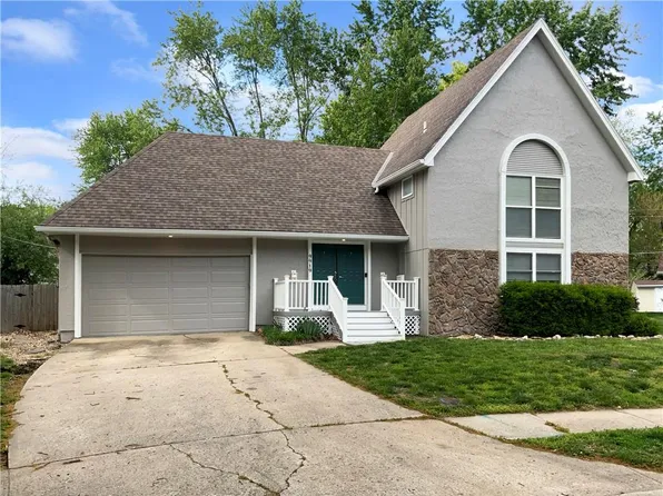 9919 Knox Dr, Overland Park, KS 66212