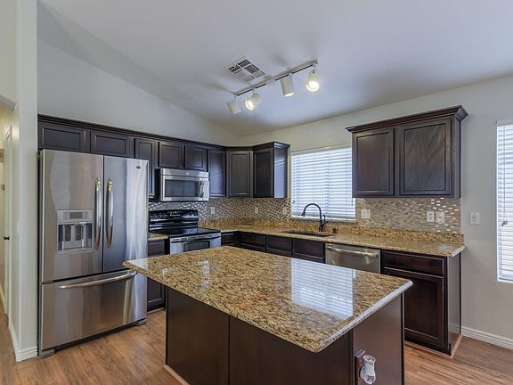 Kitchen (1)