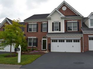 1023 Kellington Dr, Carnegie, PA 15106