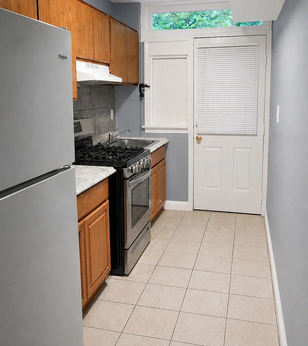 1 bed, 1.0 bath, 815 sqft, $1,330 — Photo 4