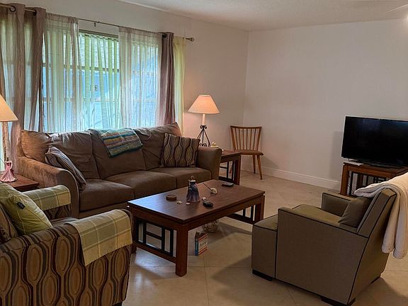 5th image of 3311 Valley Road #D