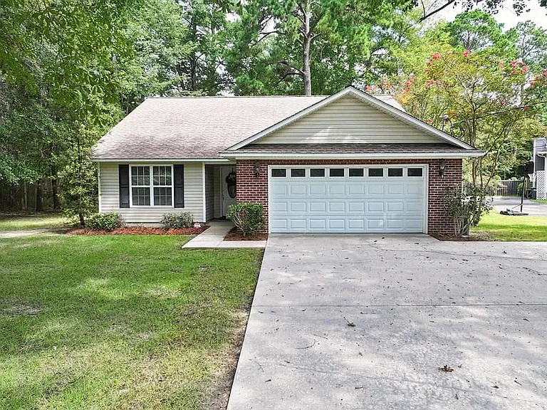 119 Celeste Ct — Photo 3