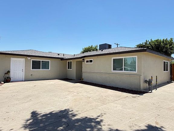 3rd image of 5326 E Clay Ave