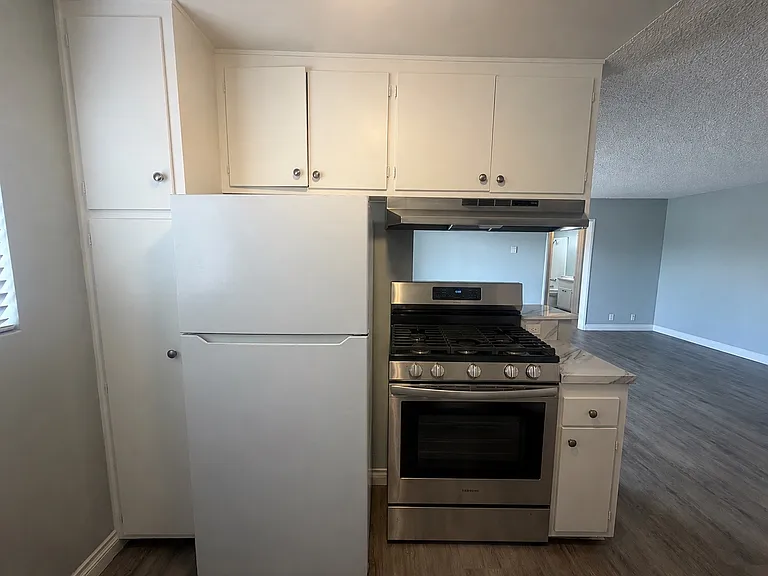 535 Ohio Ave #3 — Photo 5