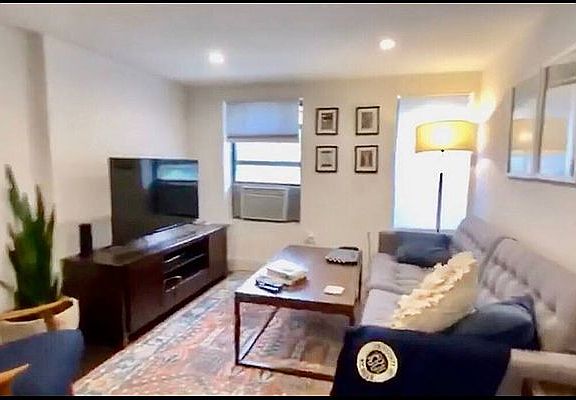 3rd image of 155 W 71st St APT 5G