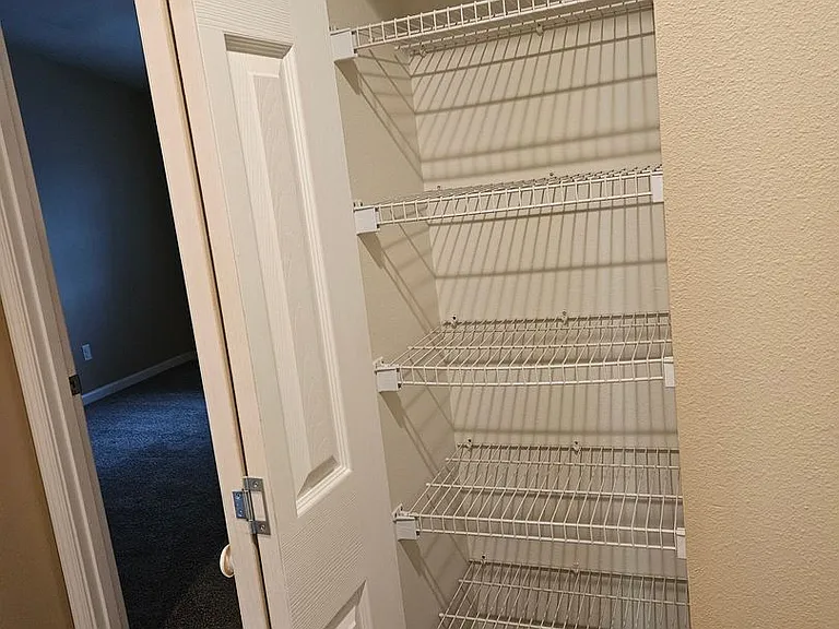 Vista Pointe Apartments in South Salem Oregon Comfortable Living Near Shopping and I5 — Photo 19