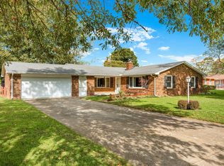 567 Nottingham Dr, Seymour, IN 47274