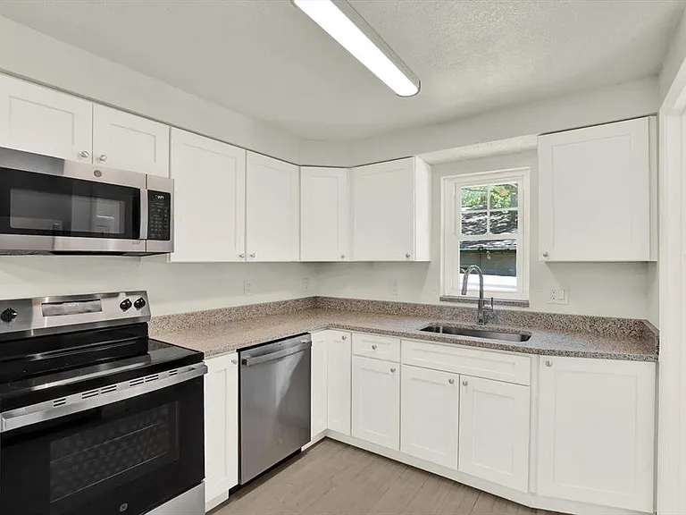 1187 Bass Blvd #A — Photo 9