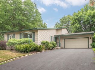 301 Spring Valley Dr, Bloomington, MN 55420