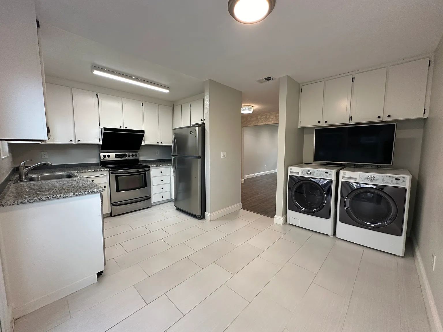 694 Concord Pl — Photo 4