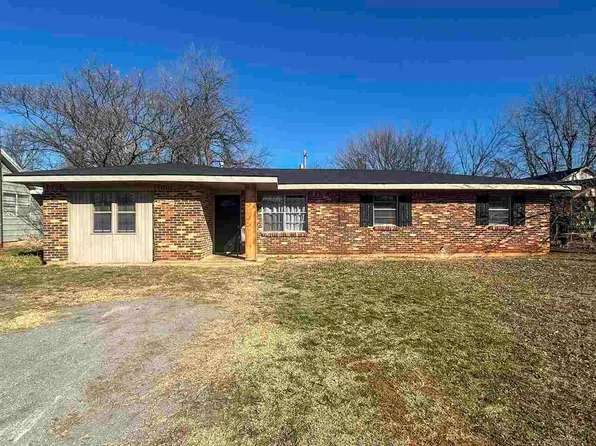 107 Oliver St, Sterling, OK 73567