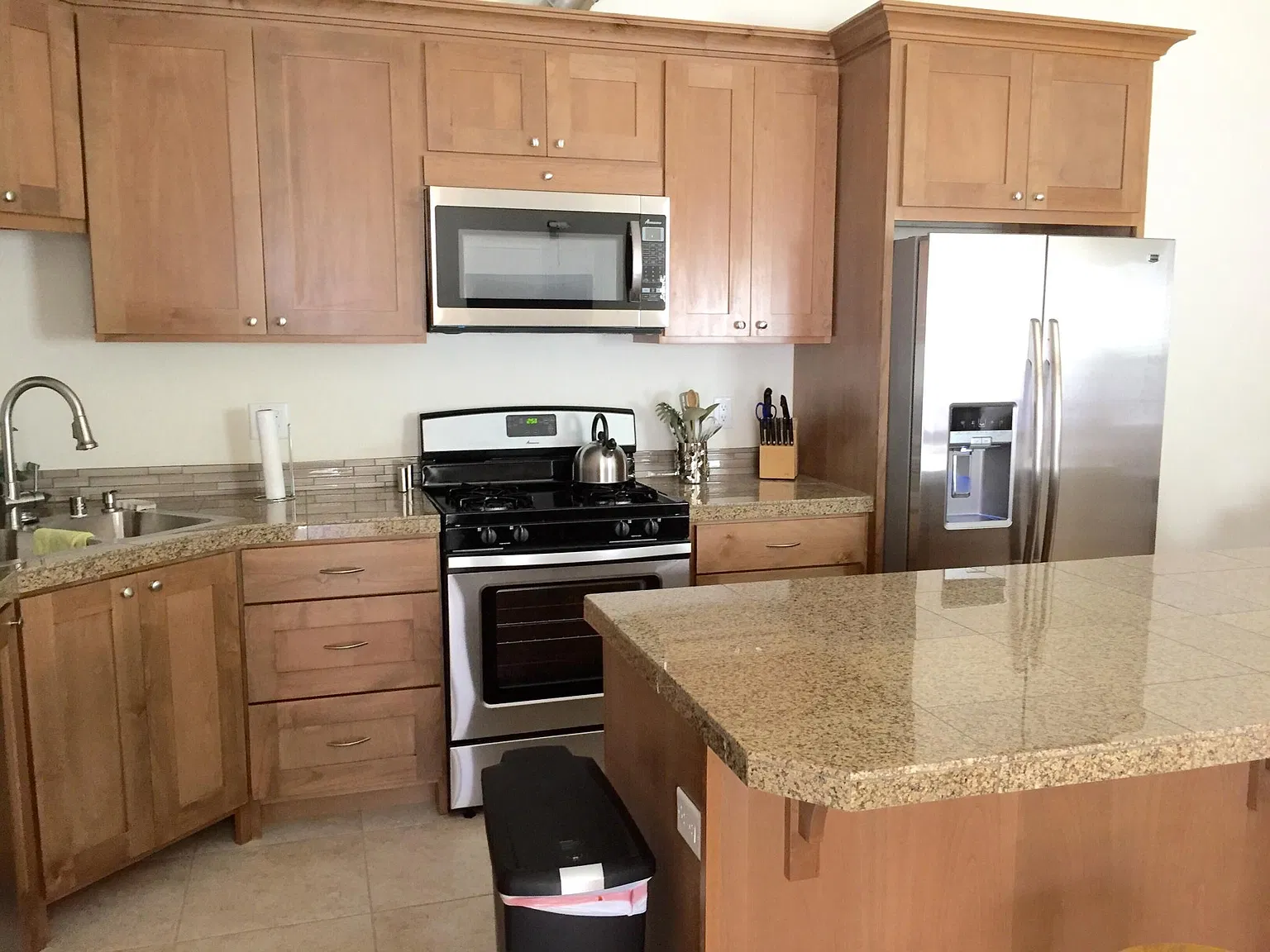 810 S Golden Ave — Photo 4