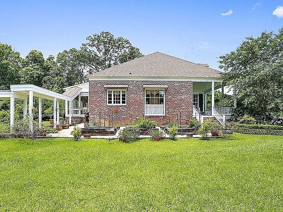 3rd image of 5372 Live Oak Dr