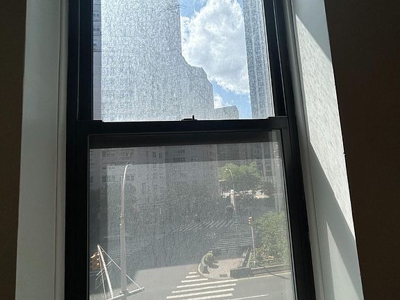 5th image of 2020 Broadway APT 5G