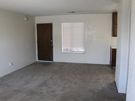 3rd image of 765 W Putnam Ave APT 8
