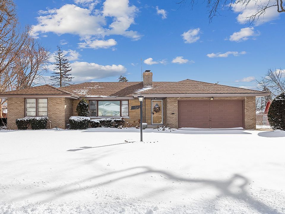 Welcome to the Mid-Century Ranch!