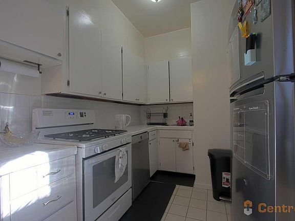5th image of 1660 Sacramento St #12A