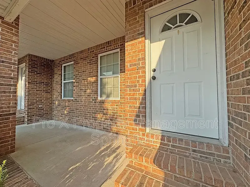 3 bed, 2.0 bath, 1395 sqft, $1,500 — Photo 3