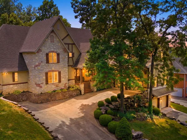 1646 W Caleb Court, Springfield, MO 65810