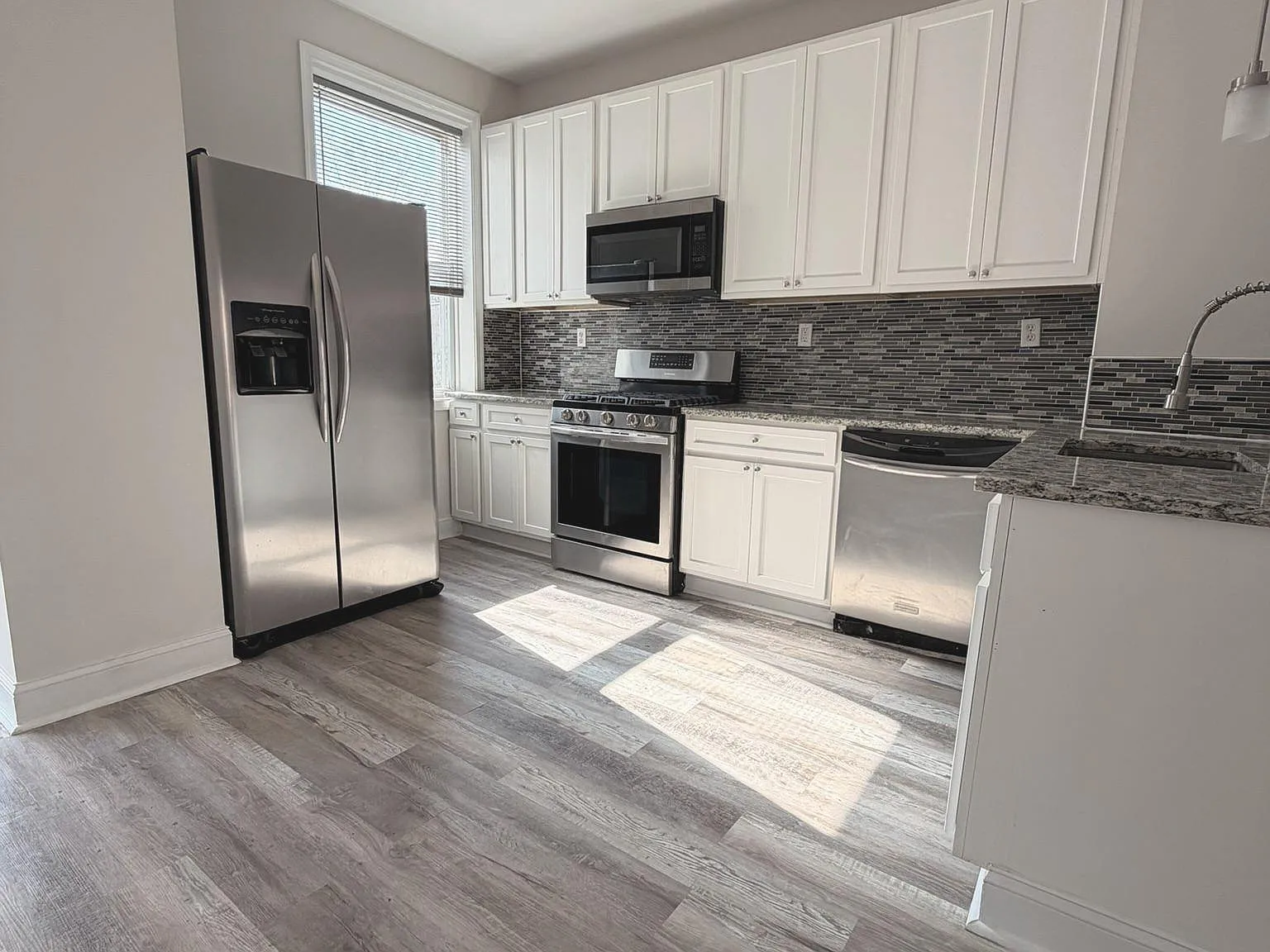 4 bed, 2.5 bath, $1,550 — Photo 4