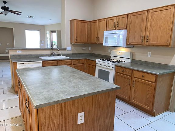 5th image of 15528 N 156th Ln