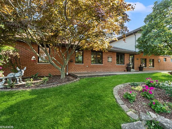 4th image of 8831 W Parkview Ln