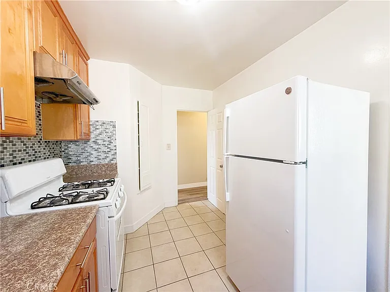 320 E Marshall St #A — Photo 10
