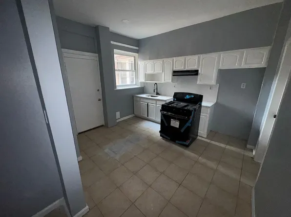 275 S 7th St #8C, Newark, NJ 07103