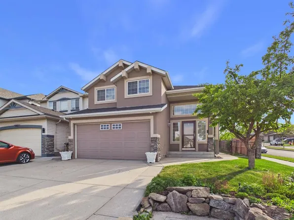181 NE Panamount Hl NW, Calgary, AB T3K 5P5