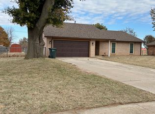 1313 Valley Rd, Yukon, OK 73099