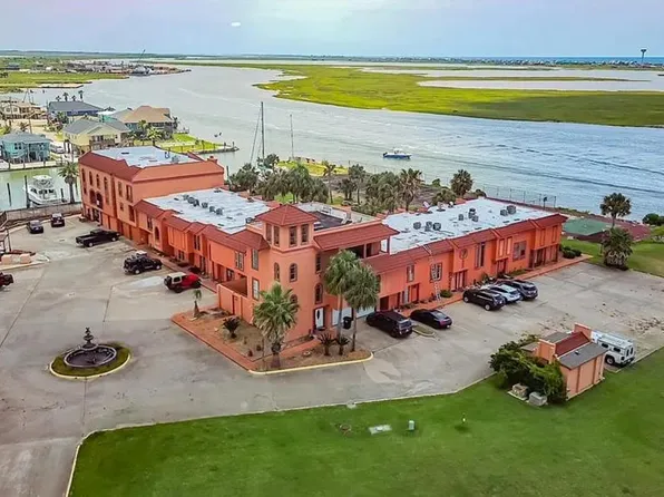 411 Sailfish Ln #102, Freeport, TX 77541