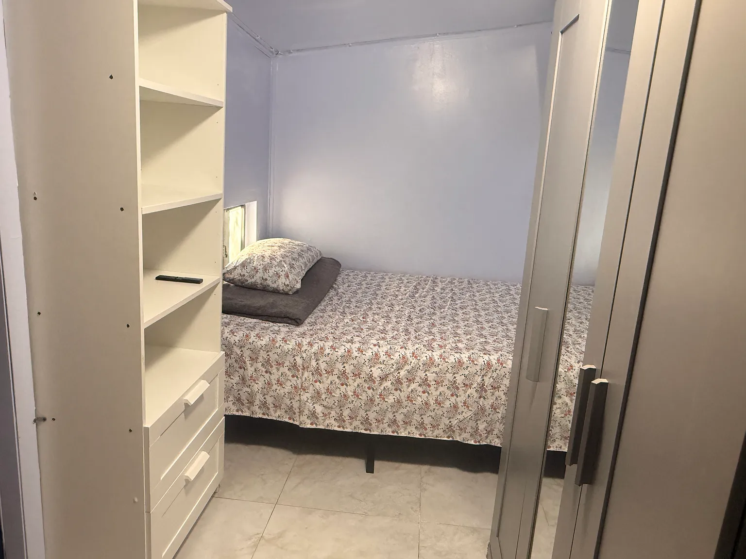 Studio, 880 sqft, $800 — Photo 2