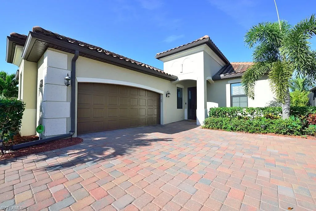 3 bed, 2.0 bath, 1641 sqft, $8,500 — Photo 1