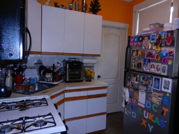 91-10 34th Avenue 6K image 2 of 9