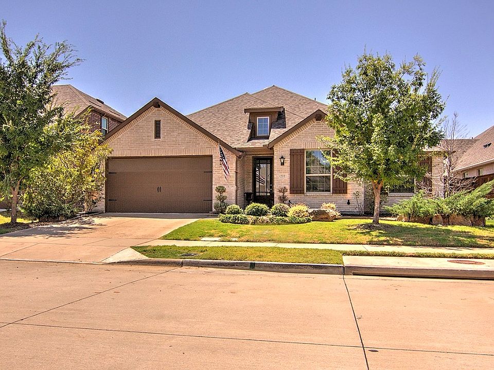 1st image of 722 Glen Crossing Dr