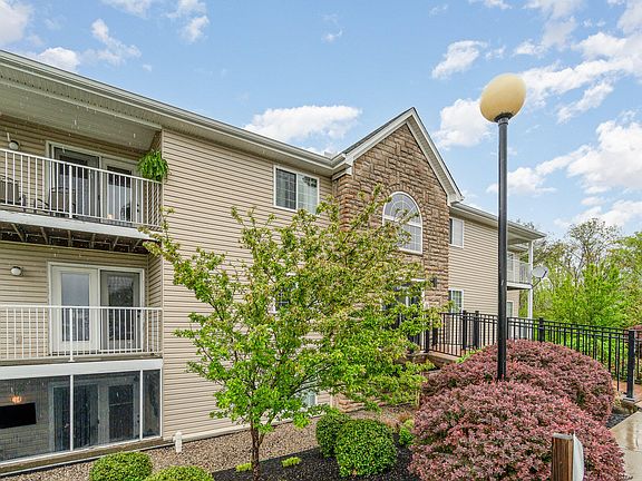 2nd image of 10559 Lynn Ln Unit 9