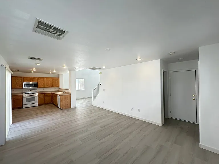 8222 Amphora St — Photo 4