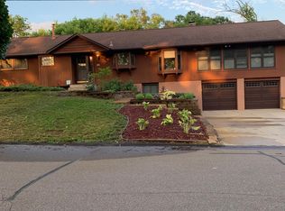 2309 Cedarwood Rdg, Minnetonka, MN 55305