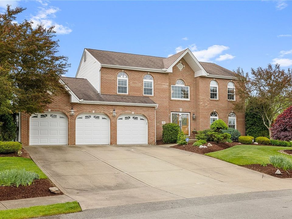 1st image of 121 Shady Oak Dr