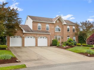 121 Shady Oak Dr, Cranberry Township, PA 16066